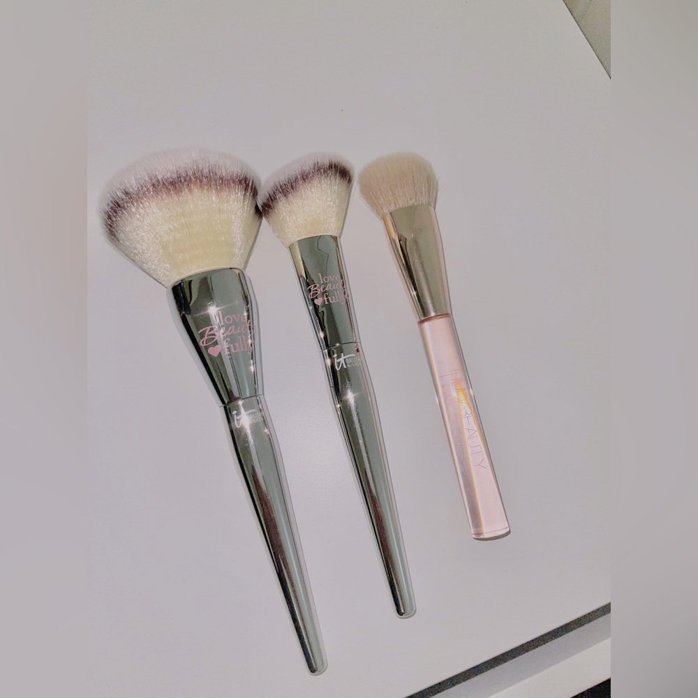 It cosmetics brush sold out on Ulta